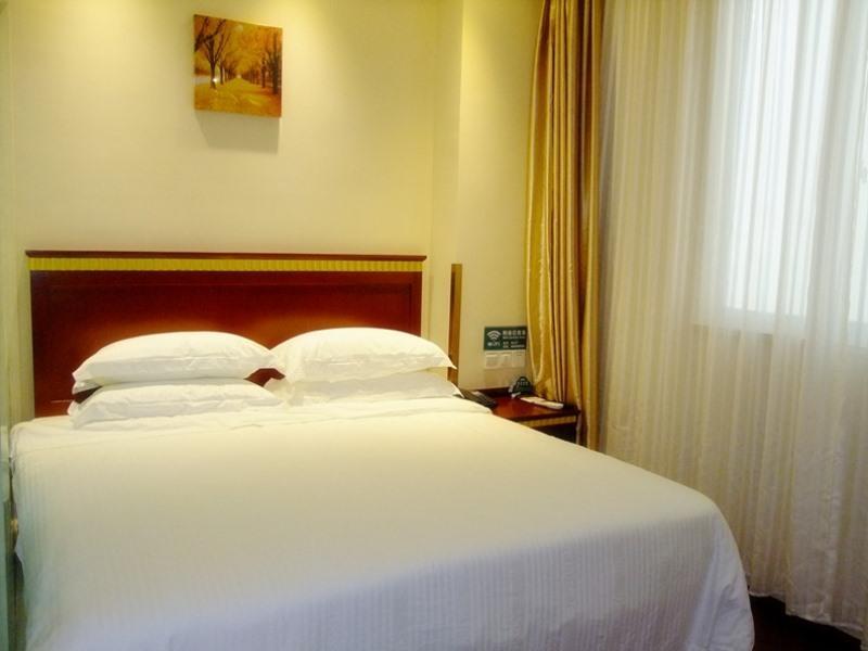 Greentree Gongfu New Village Subway Station Express Hotel Shanghai