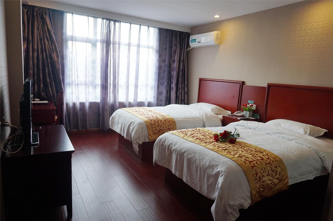 Greentree Gongfu New Village Subway Station Express Hotel