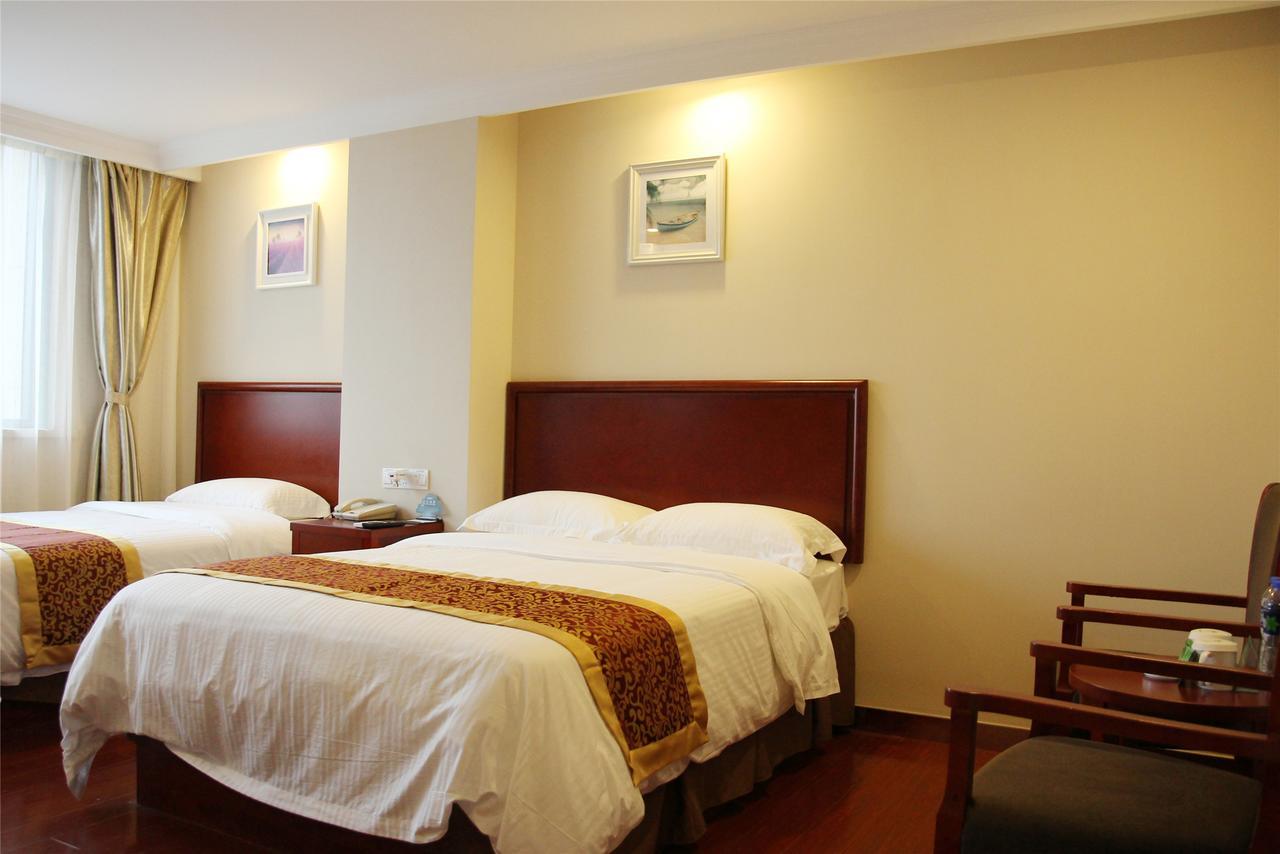 Greentree Gongfu New Village Subway Station Express Hotel