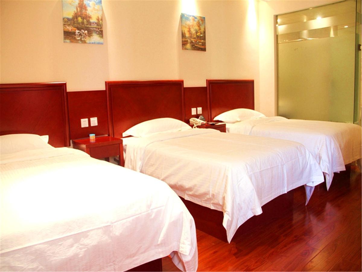 Greentree Gongfu New Village Subway Station Express Hotel 3*